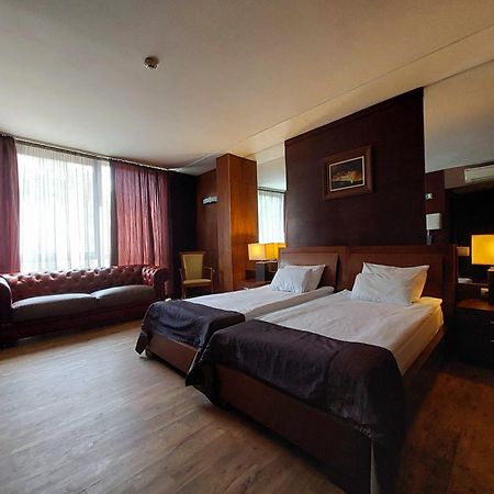Hotel City بليفين المظهر الخارجي الصورة